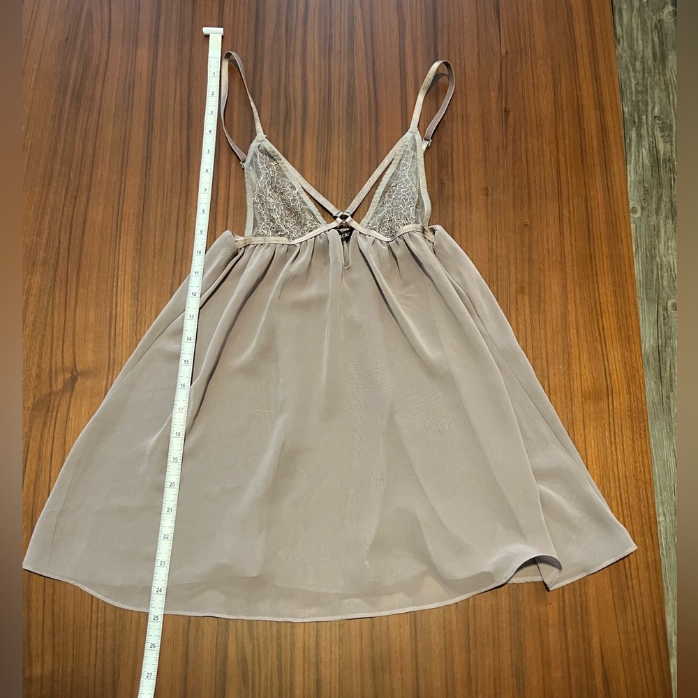 Victoria’s Secret baby doll lingerie top size small in EUC.